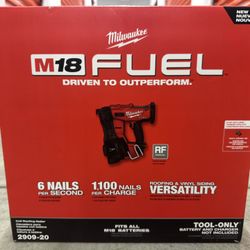 Milwaukee M18 FUEL 18-Volt Lithium-Ion Brushless Cordless Coil Roofing Nailer (Tool Only)