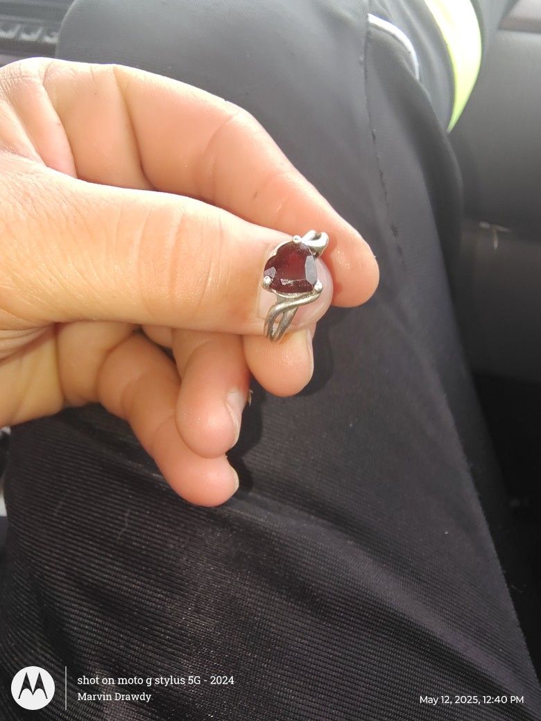 14k Wight Gold Ring With Red Hart Ruby