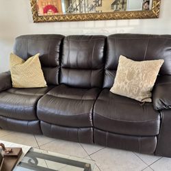 Leesworth Dark Brown Power Reclining Living Room Set