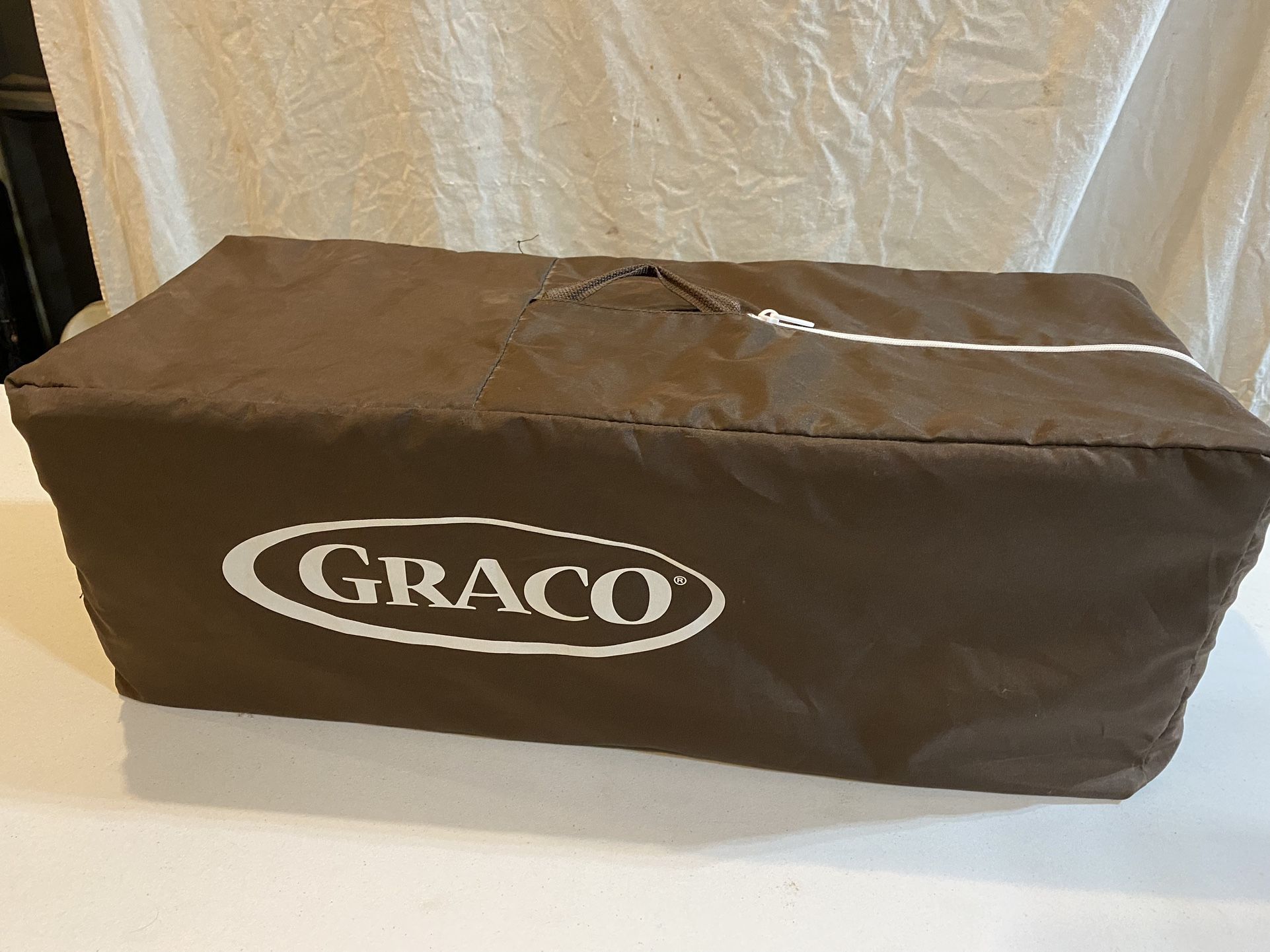 Graco Pack N Play (green)