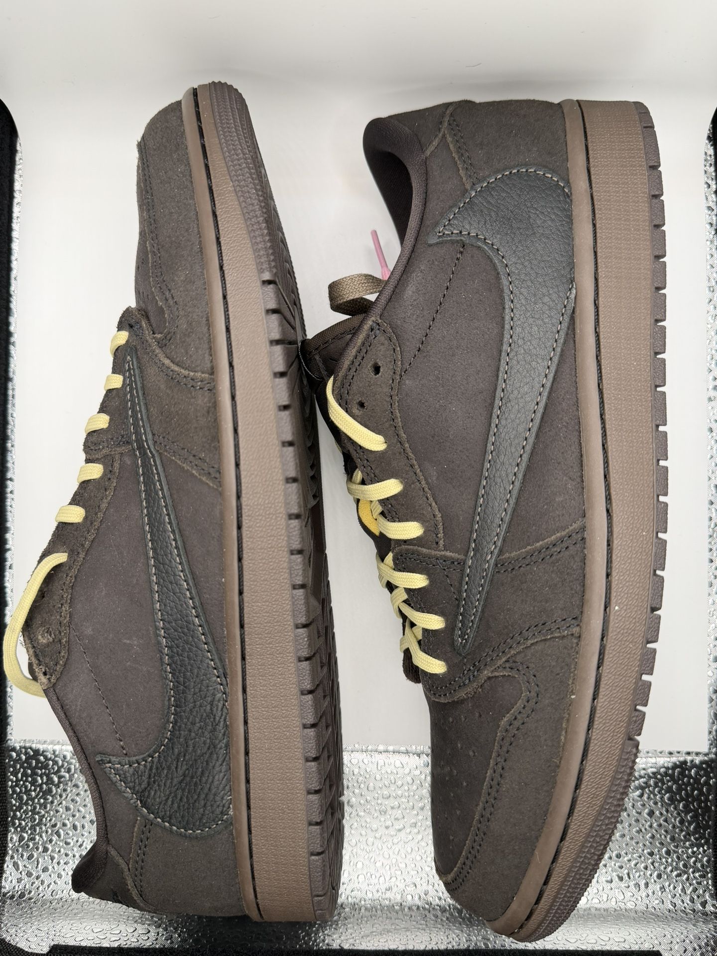 Jordan 1 Low Travis Scott 