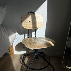 Desk Chair / Stool 