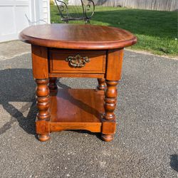 Broyhill end Table 
