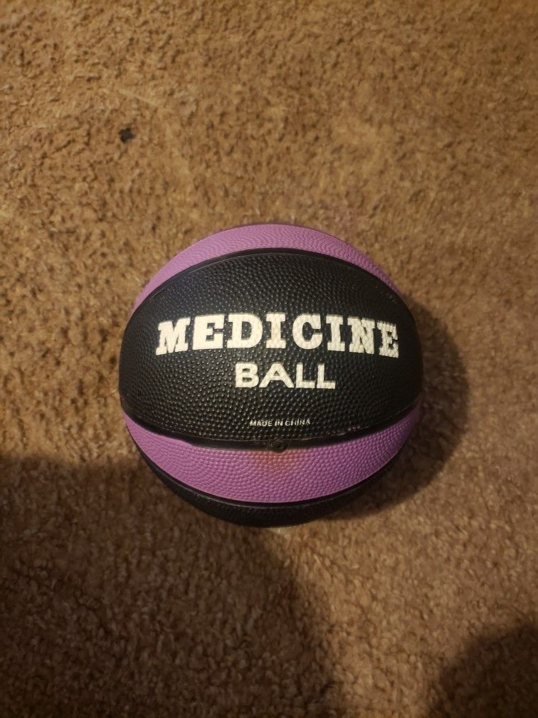 Medicine Ball 4 Pound 