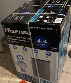 Hisense 4.4-cu ft Mini Fridge (Silver ) ENERGY STAR