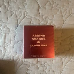 Cloud Pink Perfume By Ariana Grande 