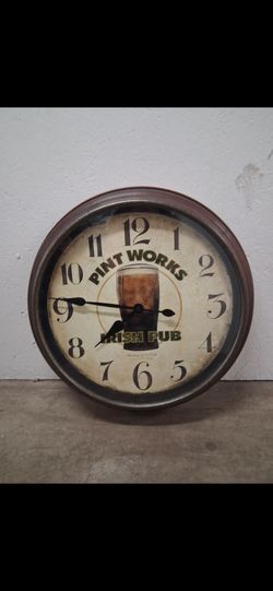 20 inch wide clock pickup 2-8:30 pm rainbow/charleston cash only read description
