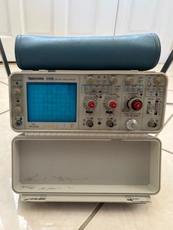 Tektronix 2335 100MHz Dual Channel Oscilloscope w/2 Probes – Both Channels Tested