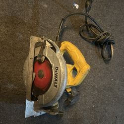 Dewalt Saw