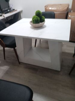 White marble table