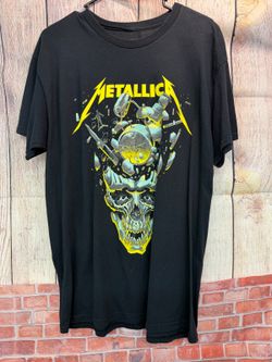Metallica Black Short-Sleeve T-Shirt with Yellow Skull Graphic L
