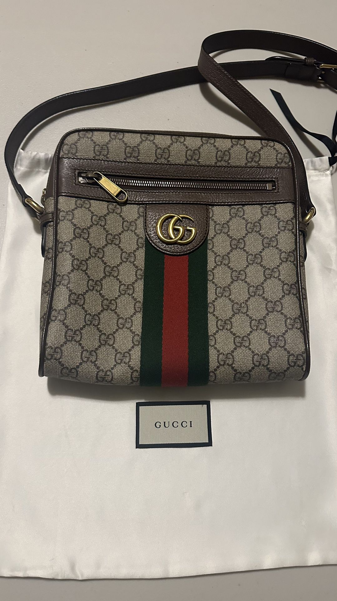 Gucci Messenger & Crossbody Bag
