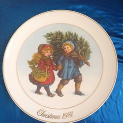 Christmas 1981 Collectors Plate