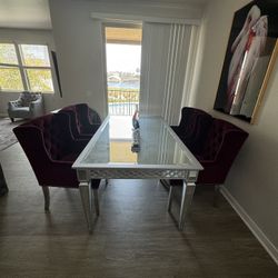 Glass Mirror / Velvet Chairs 