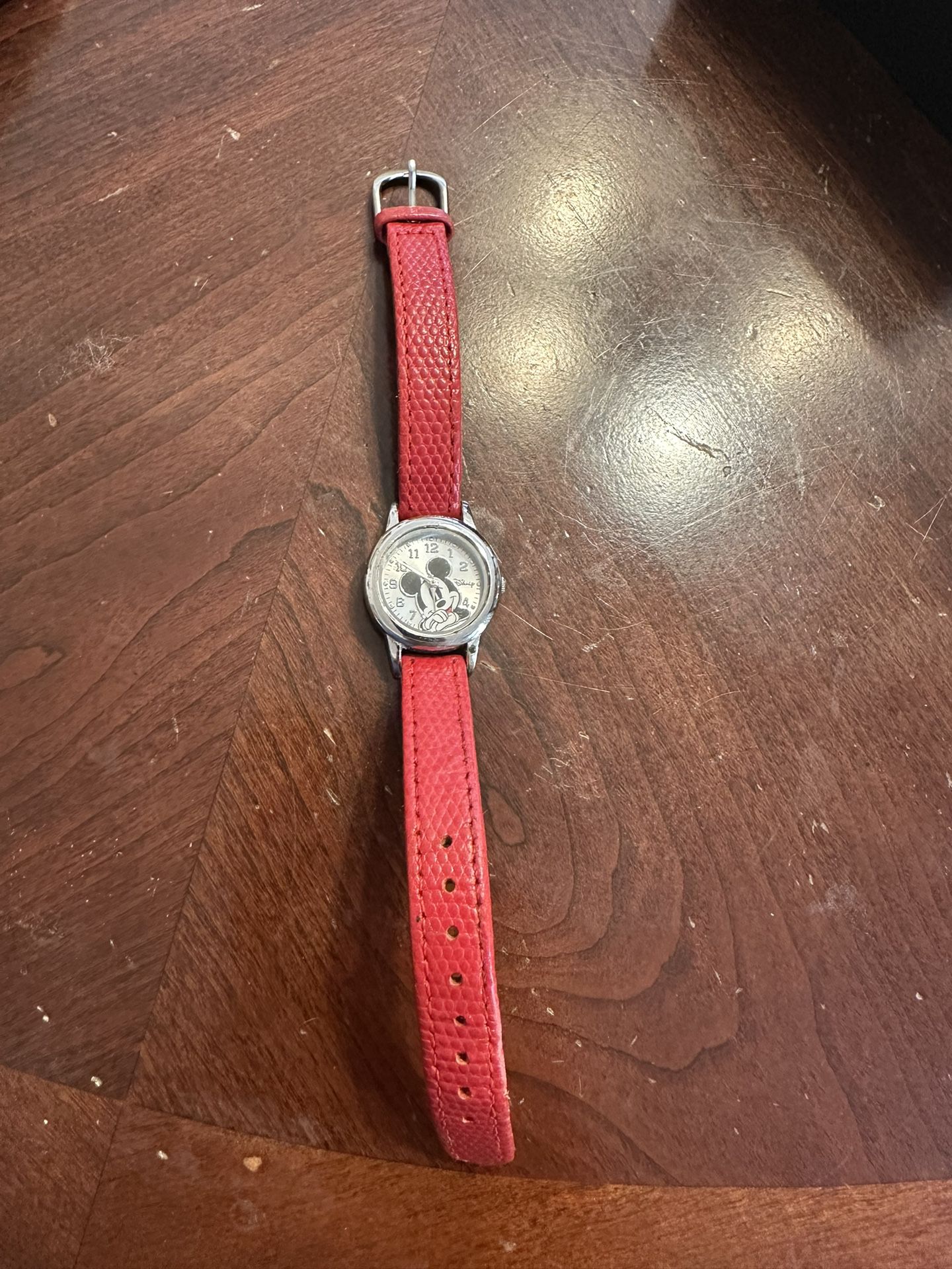 Disney   Mickey Mouse Watch. New Battery Installed.