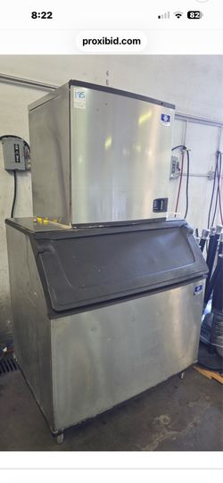 Manitowoc 1200 lb. Cubed Ice Maker