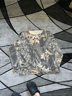 Real tree camo crewneck