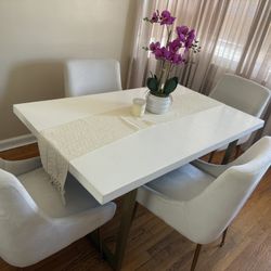 DINING SET
