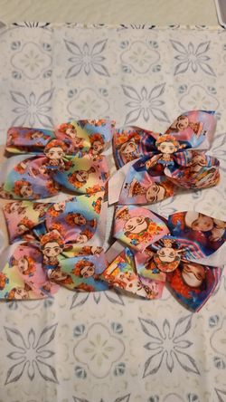 Frida bows