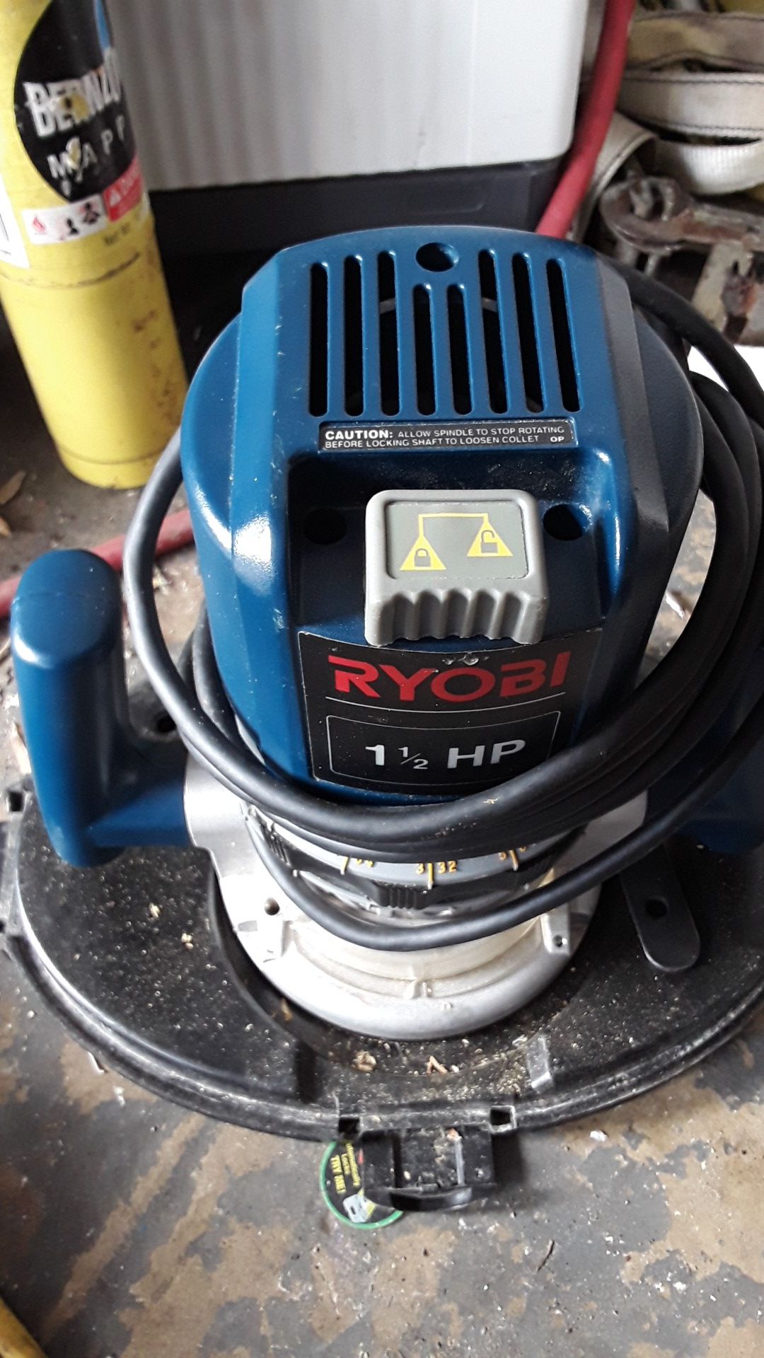 Ryobi R160 1 1/2 hp router like new