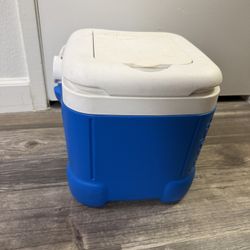 IGLOO CUBE COOLER