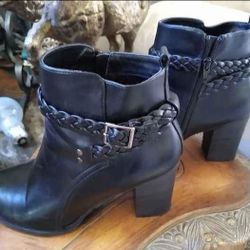 American Eagle Braided Boots 👢