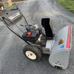 MTD Snowblower Electric Start 8hp w/ 26” Clearing Path. Good Condition. Must Pick Up