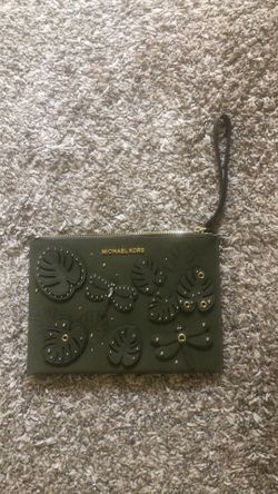 Michael kors clutch