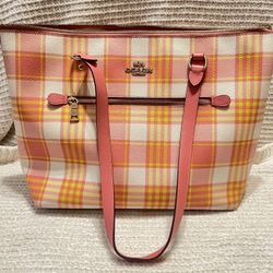NWOT Coach Gallery Tote Bag With Garden Plaid Print
