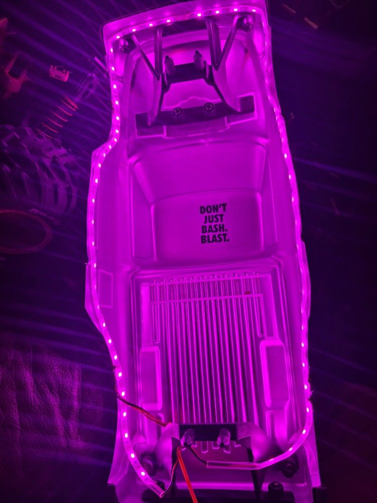 1⁄10  ARRMA QUAKE   223s Brushless 