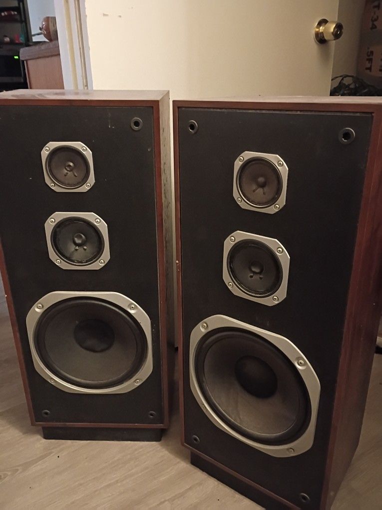 Speakers 