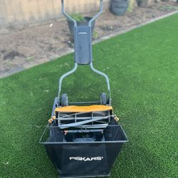 Fisher Manual Lawn Mower 20” With Net