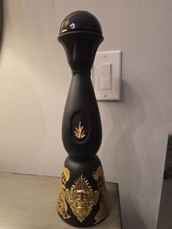 Clase Azul 2021 Empty Collector bottle Dia de los Muertos. Only 5k made worldwide