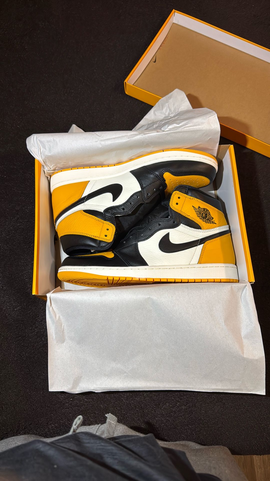 Nike Air Jordan 1 - Taxi (Yellow/Black/White) Mens 12
