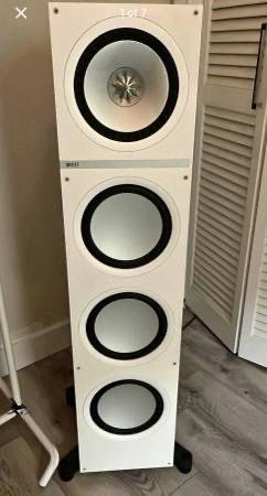 KEF Q700 Front speakers. Hi End Bi-wire / Bi-amp.   Like New Condition.