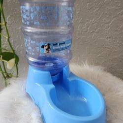 Tail & Paws Gravity Water Dispenser 32 oz