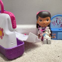 Doc McStuffins Toy Bundle - Doll, Checkup Center, Doctor’s Bag & Plush Patients