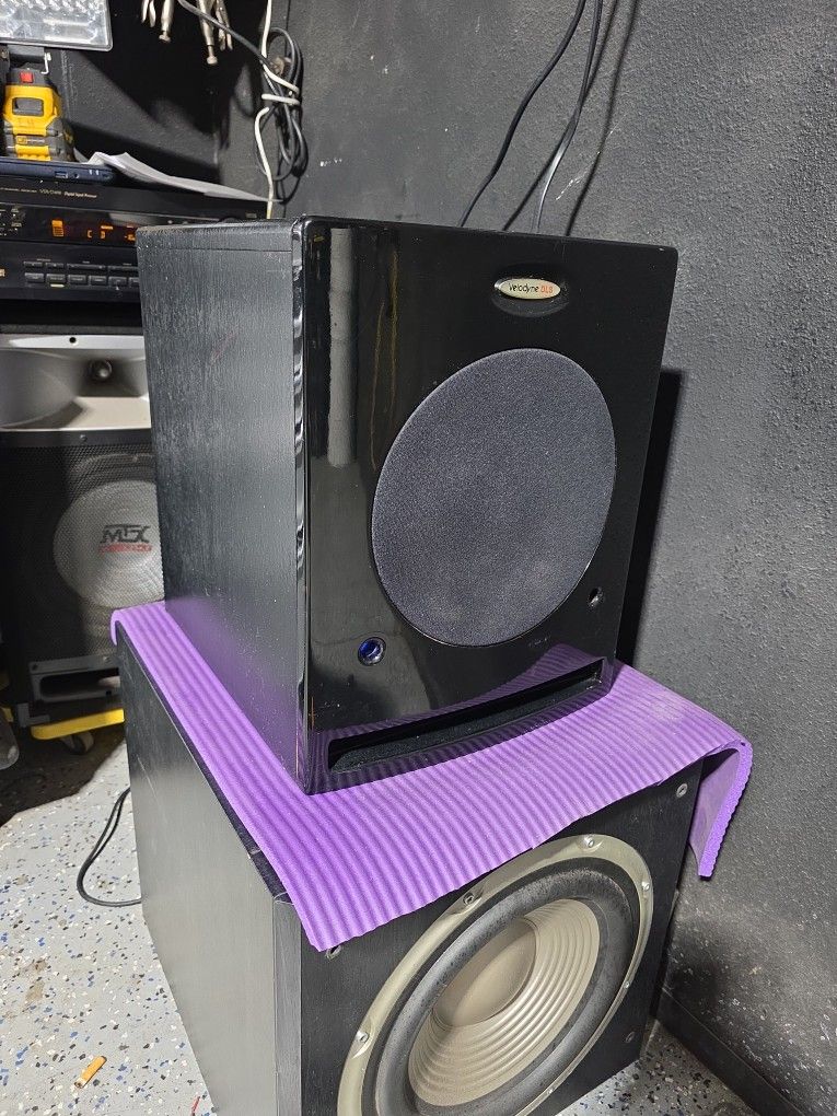 Velodyne Dls-r Series Model Dls3500r Powered Subwoofer