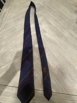 Gucci Men’s Woven 100% Silk Tie Navy Striped Logo Accent Made in Italy