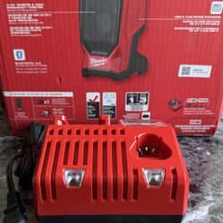 Milwaukee 12v & 18v Battery Charger 