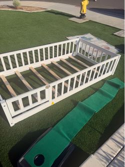 Toddler bed frame