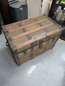 Steamer storage trunk