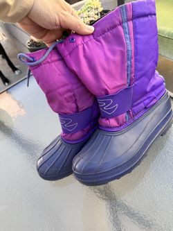 Snow Boots Size 4