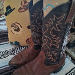 Ariat  Wsstern Boots Mens. SIZE 8.5.  Leather 