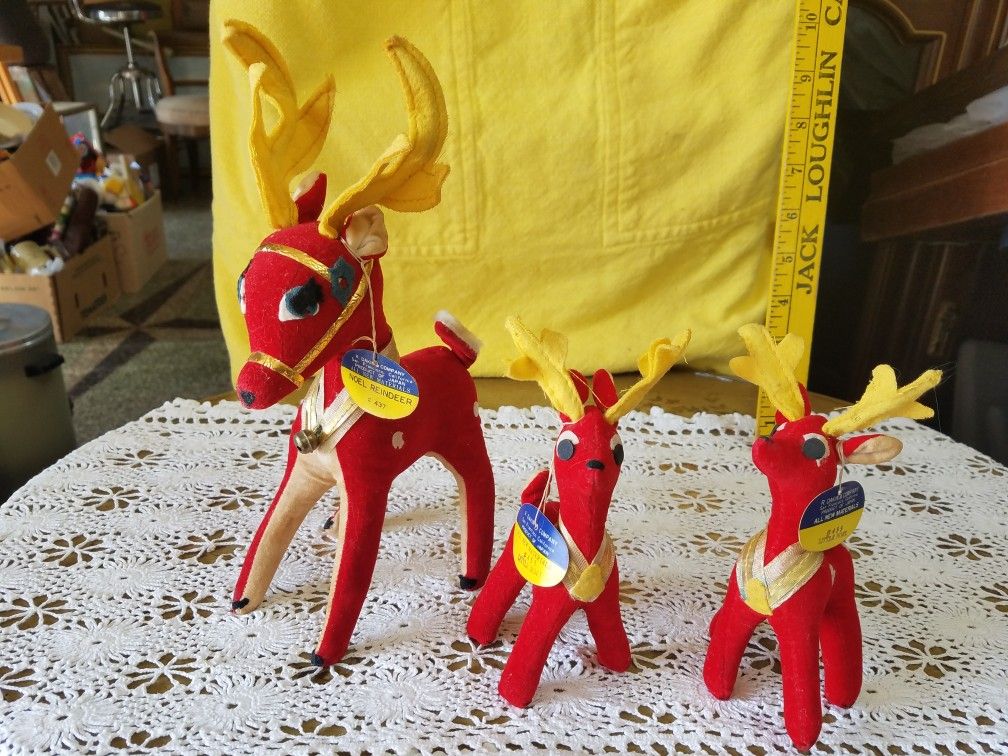 VINTAGE RED VELVET REINDEER