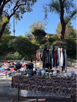 Yard sale Lot sale