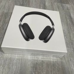 Apple AirPod Maxes