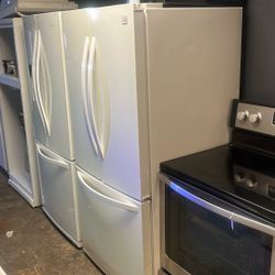 Kenmore Refrigerator $499 30” W