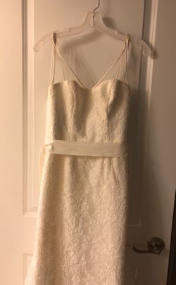 Vera Wang Wedding Gown, Size 4, Ivory.