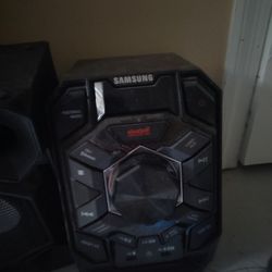 Samsung Bluetooth Speakers And Radio 